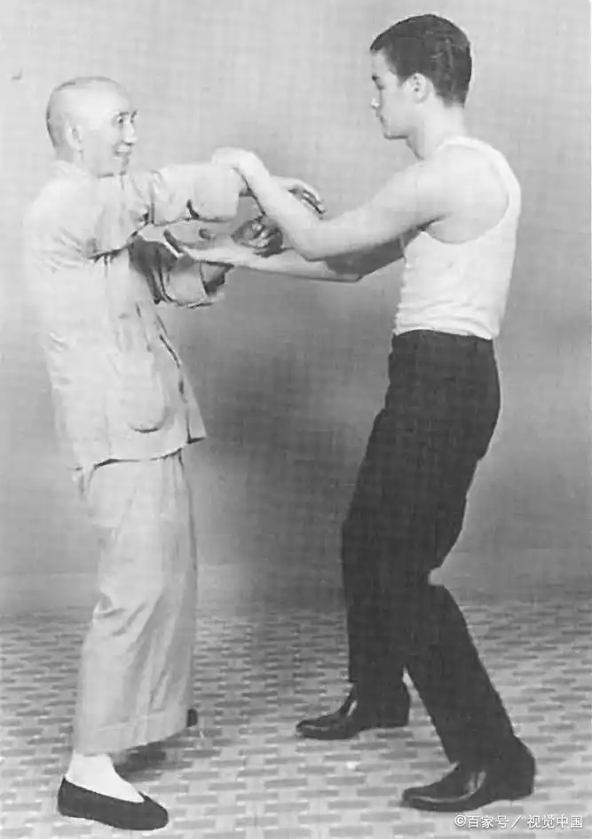 李小龙在武术界的影响与启迪_李小龙武术哲学_李小龙说武术的本质是